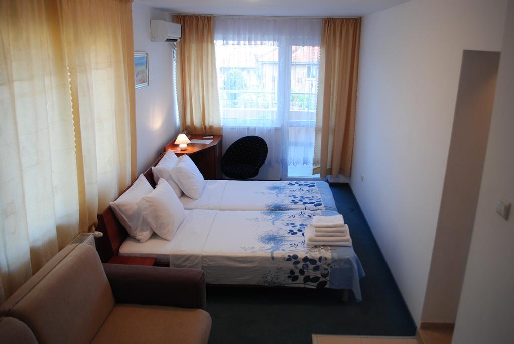 Veda Guest House Pomorie Exterior photo