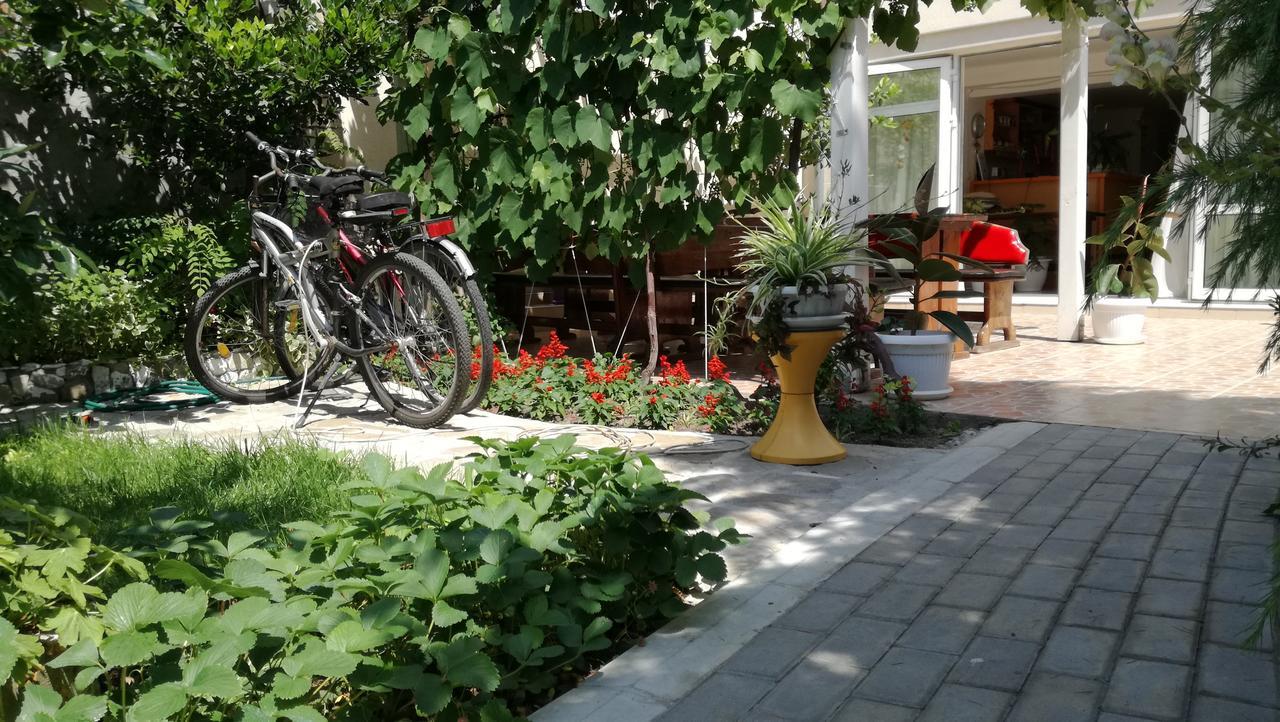 Veda Guest House Pomorie Exterior photo